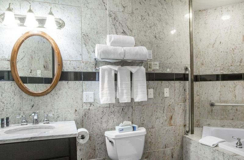 Aqua Blue Hotel 내러갠섯 외부 사진