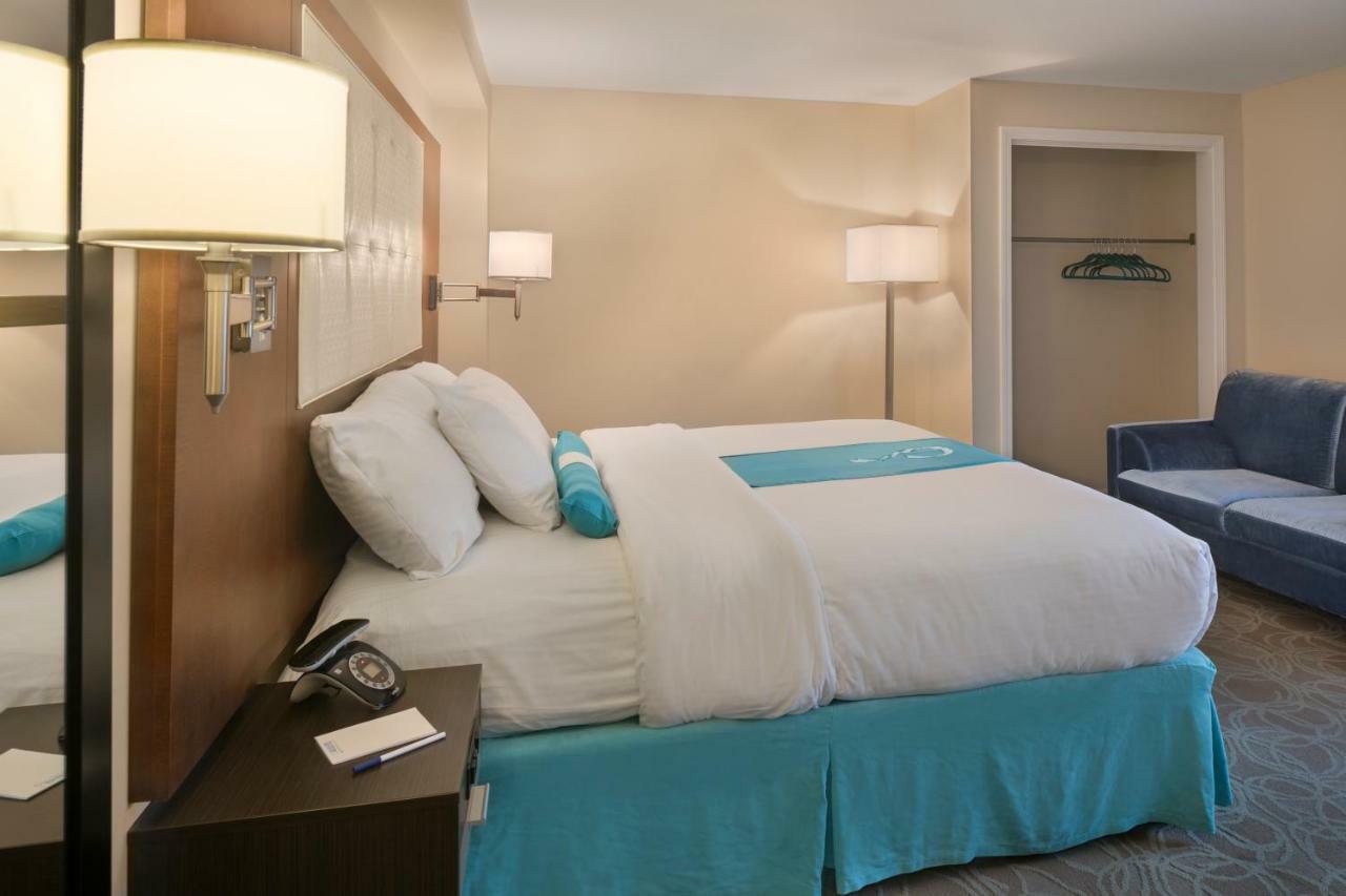 Aqua Blue Hotel 내러갠섯 외부 사진